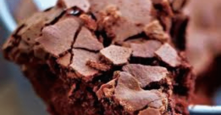 Receita de bolo de chocolate sem farinha e sem açucar.